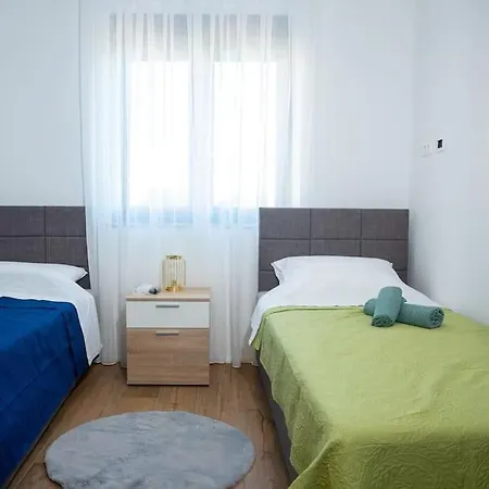 Apartment Moderno Ureden Novi Apartman Lucija