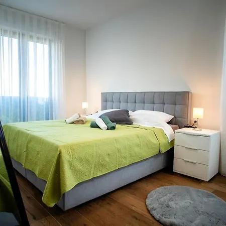 Moderno Ureden Novi Apartman Lucija Apartment *