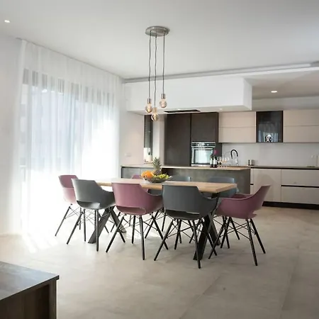 Moderno Ureden Novi Apartman Lucija Apartment