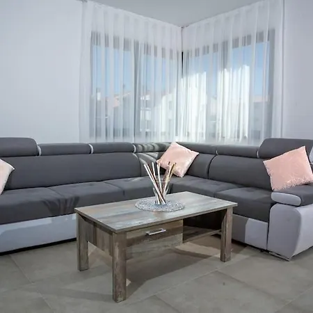 Moderno Ureden Novi Apartman Lucija Rovinj