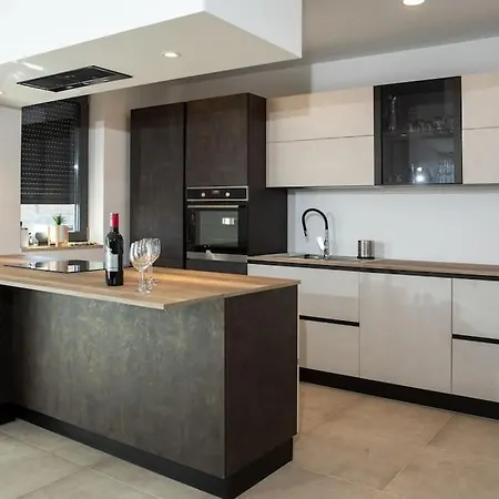 Moderno Ureden Novi Apartman Lucija Apartment *